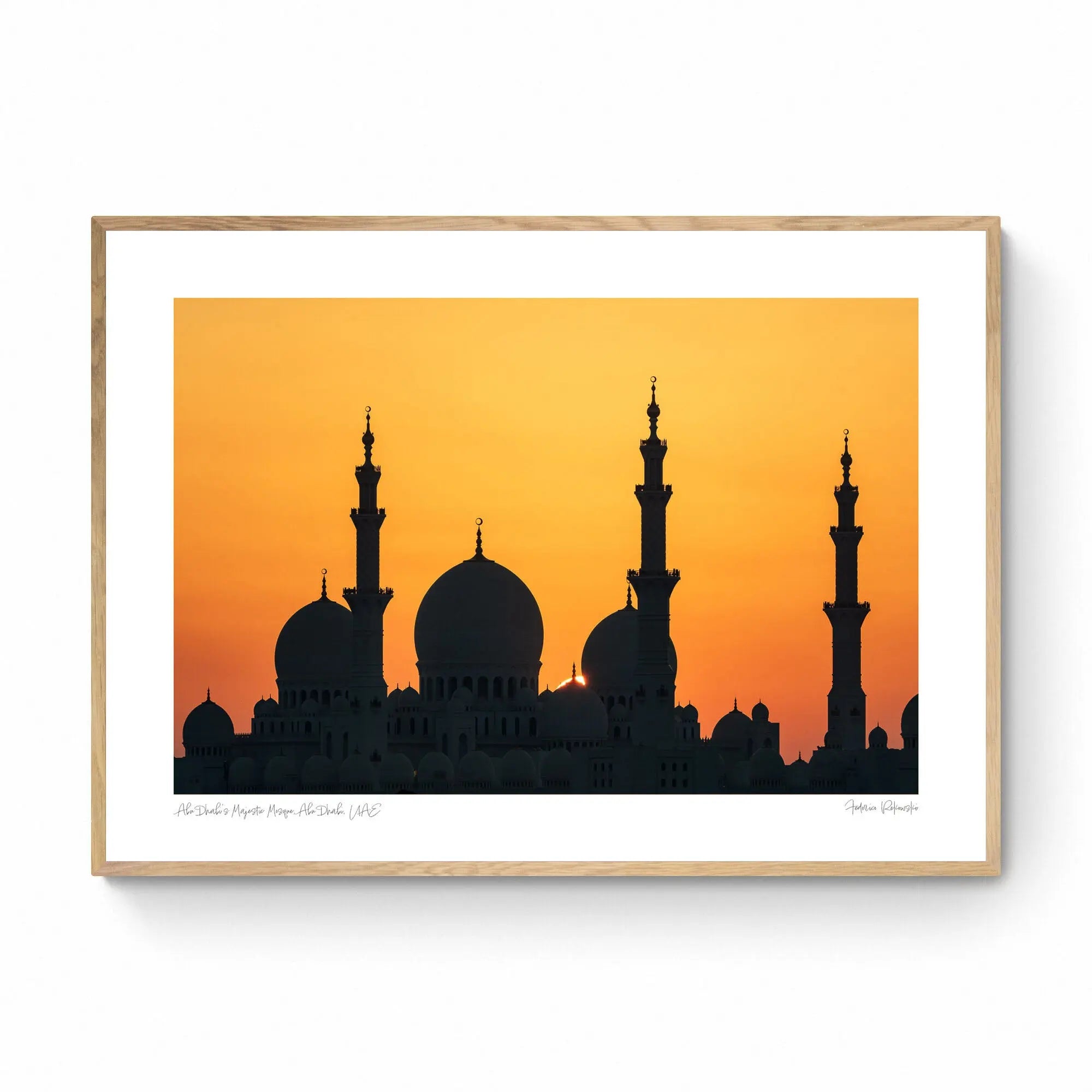 Abu Dhabi’s Majestic Mosque, Abu Dhabi, UAE (Int)