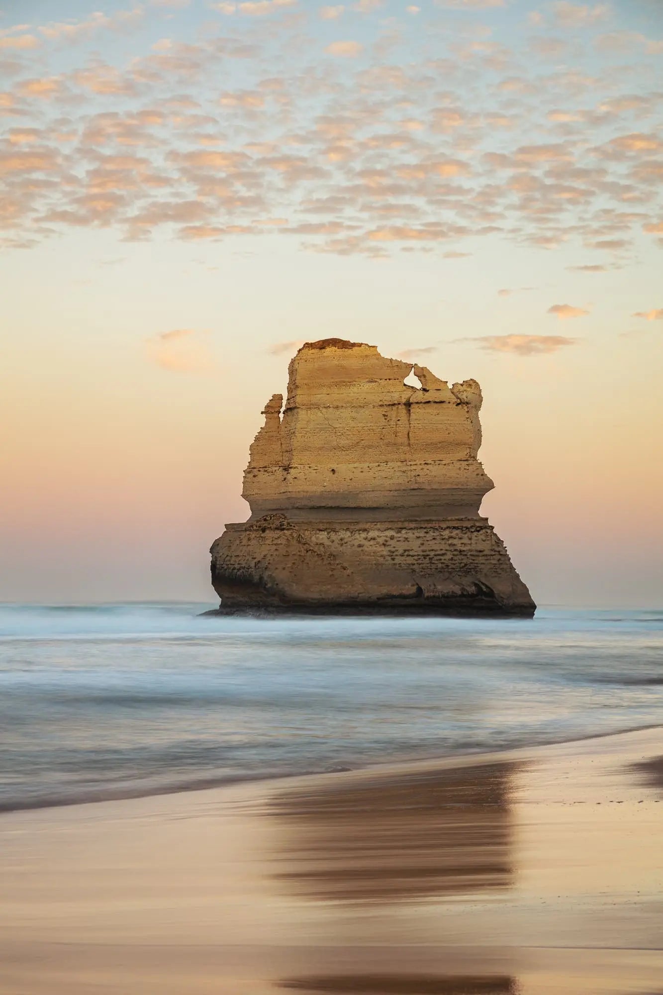 “Cotton Skyes” at The Gibson Steps, Victoria, Australia (Int)