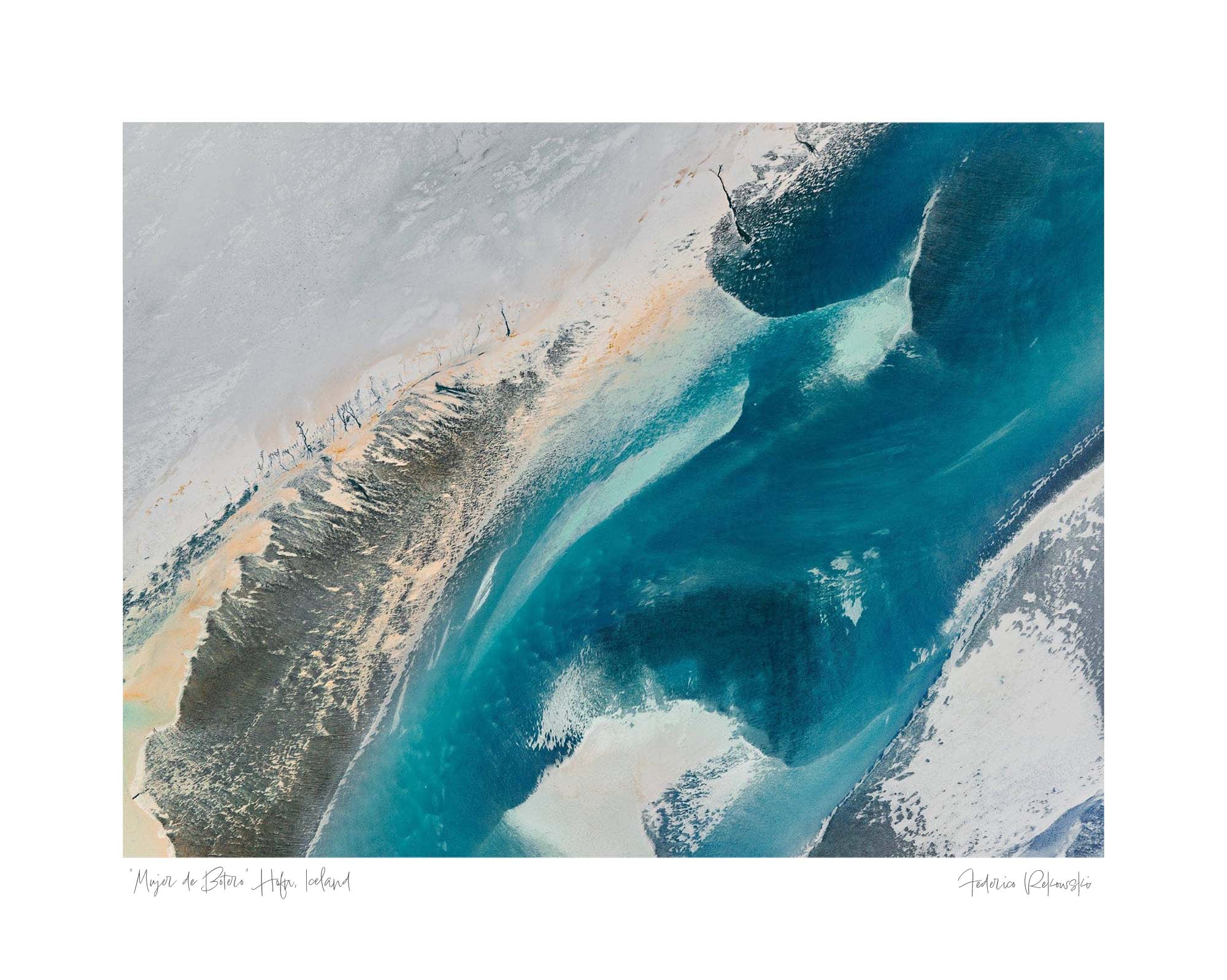 "Mujer de Botero" Hofn, Iceland